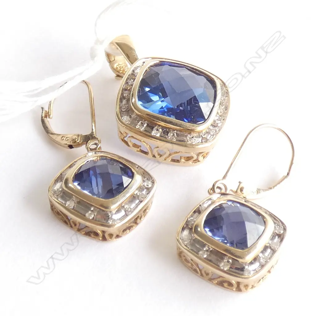 9ct GOLD DIAMONDS AND SYNTHETIC SAPPHIRE PENDANT AND EARRINGS SET Image 1++