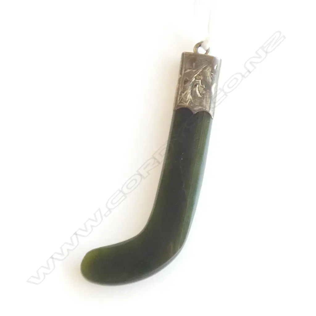 COLONIAL GOLD PLATED & POUNAMU PENDANT HOCKEY STICK SHAPE Image 1++