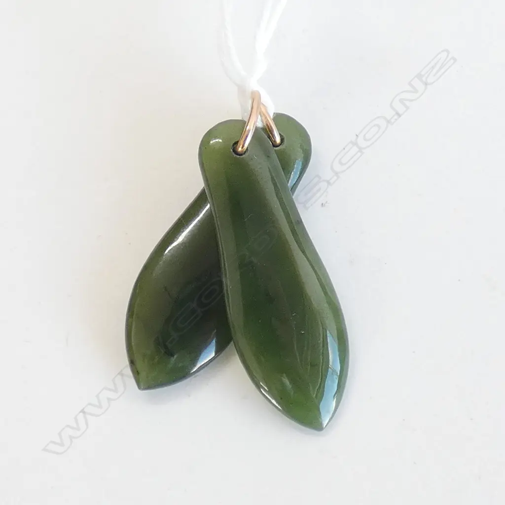 MATCHED PAIR OF COLONIAL POUNAMU PENDANTS WITH GOLD SUSPENSION RINGS (PERFECT FOR PAIR OF EARRINGS) Image 1++