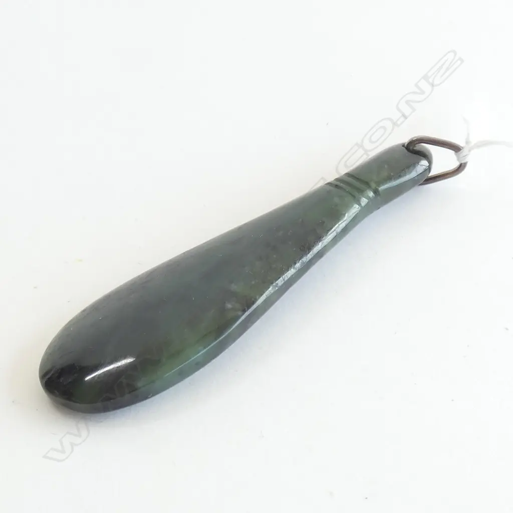 GREENSTONE PENDANT L.95mm 38 GRAMS Image 1++
