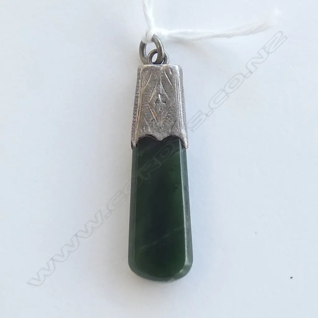 COLONIAL SILVER & POUNAMU PENDANT Image 1++