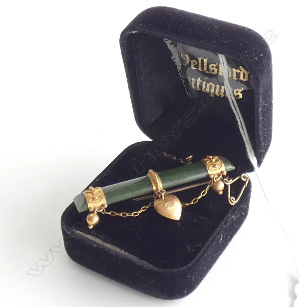 COLONIAL 9CT GOLD & POUNAMU BROOCH Image 1++