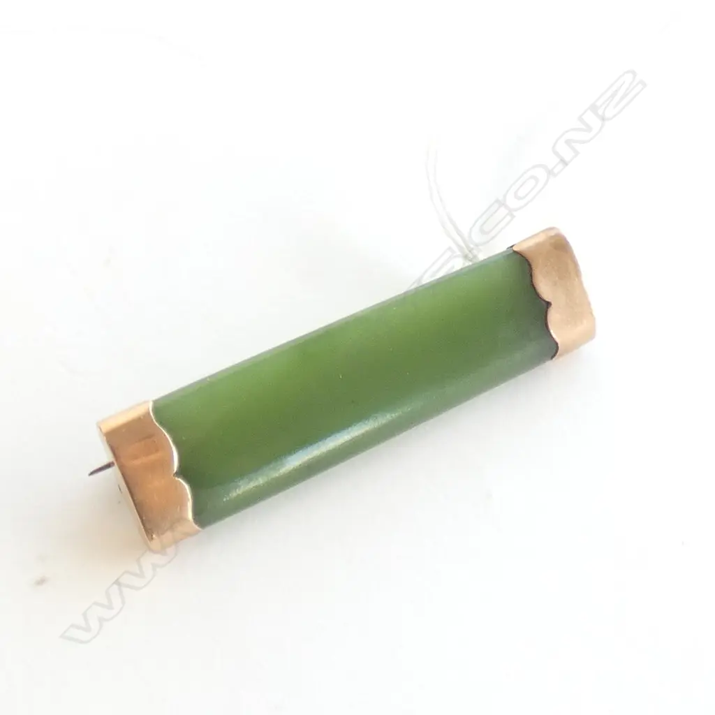 COLONIAL UNMARKED GOLD POUNAMU BAR BROOCH Image 1++