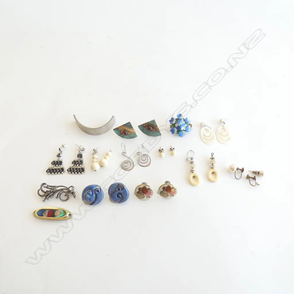 ASST EARRINGS ETC SILVER ETC. MARCASITE BROOCH Image 1++