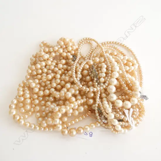 VINTAGE FAUX PEARL NECKLACES INCL 3 STRAND NECKLACE