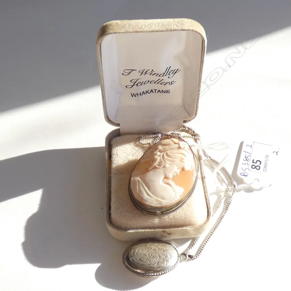 CAMEO SET IN 800 SILVER + STG SILVER LOCKET NECKLACE Image 1++