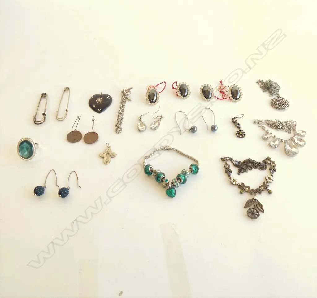 BAG ASST COSTUME JEWLLERY Image 1++