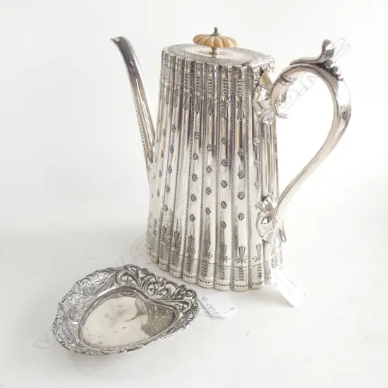 STG SILVER HEART SHAPED DISH (L 115MM) BIRMINGHAM 1912 + EP COFFEE POT (H 220MM)