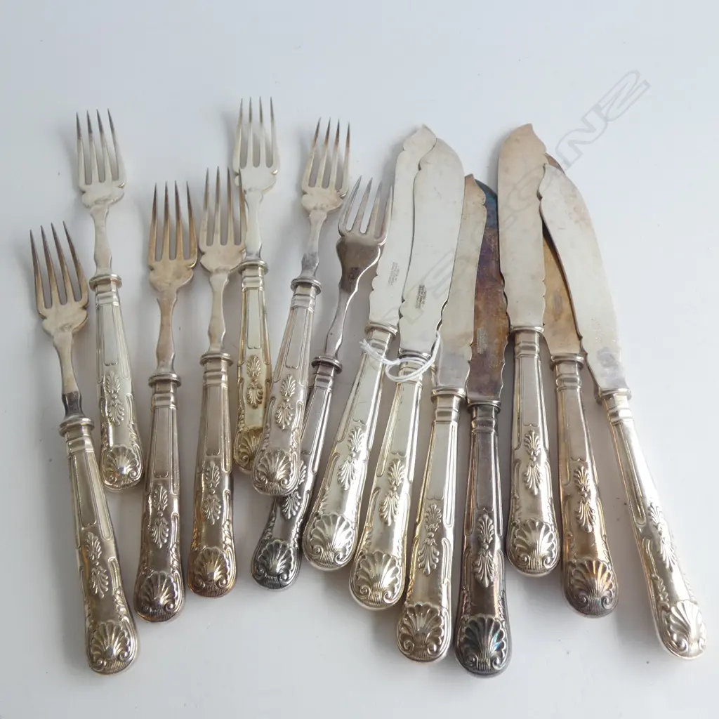 6 PLACE SETTING S/PLATE HANDLED KINGS P. FISH SERVICE Image 1++