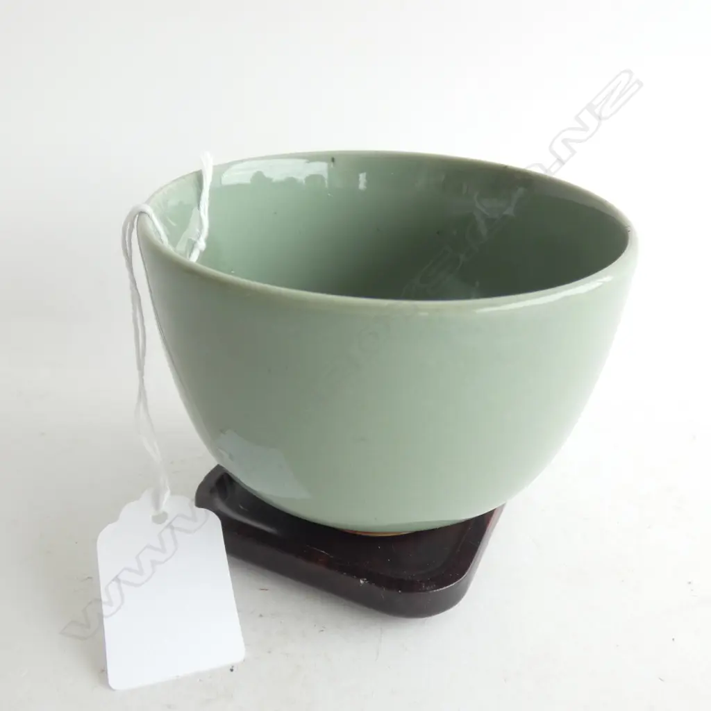 MING DYNASTY (?) CELADON CUP (DIA 92MM)  w WOODEN STAND  Image 1++