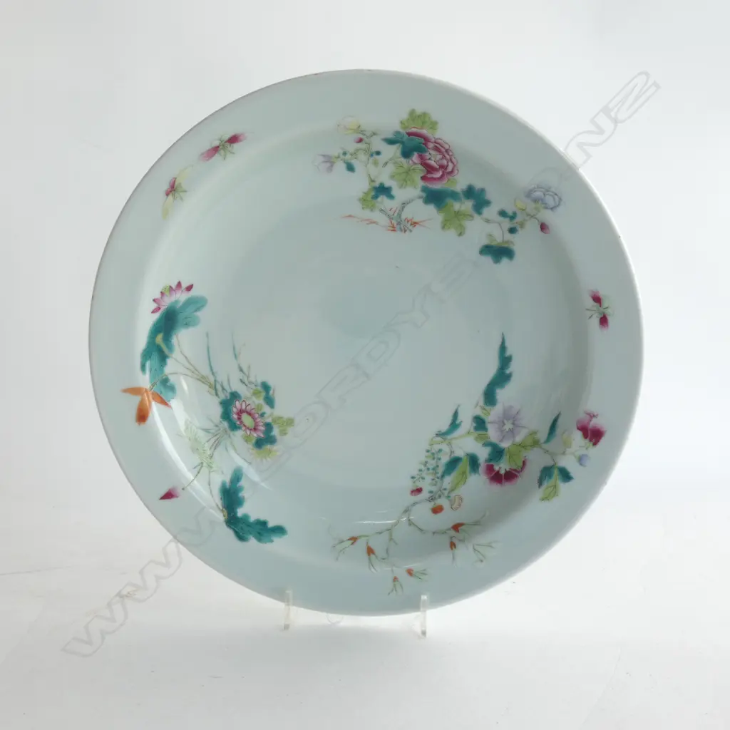 LARGE CHINESE SHALLOW BOWL IN FAMILLE ROSE 295mm dia Image 1++