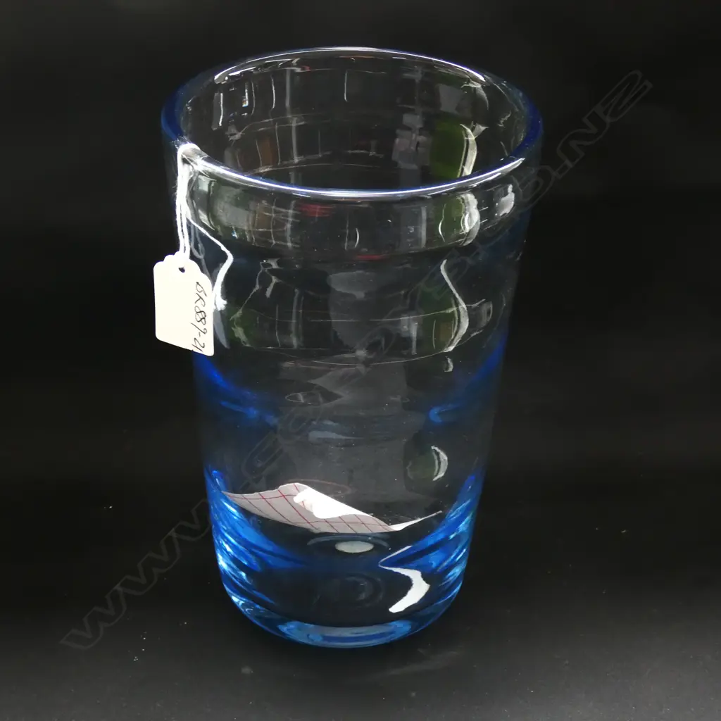 WHITEFRIARS BLUE OPTICAL RIBBED VASE H.205mm Image 1++