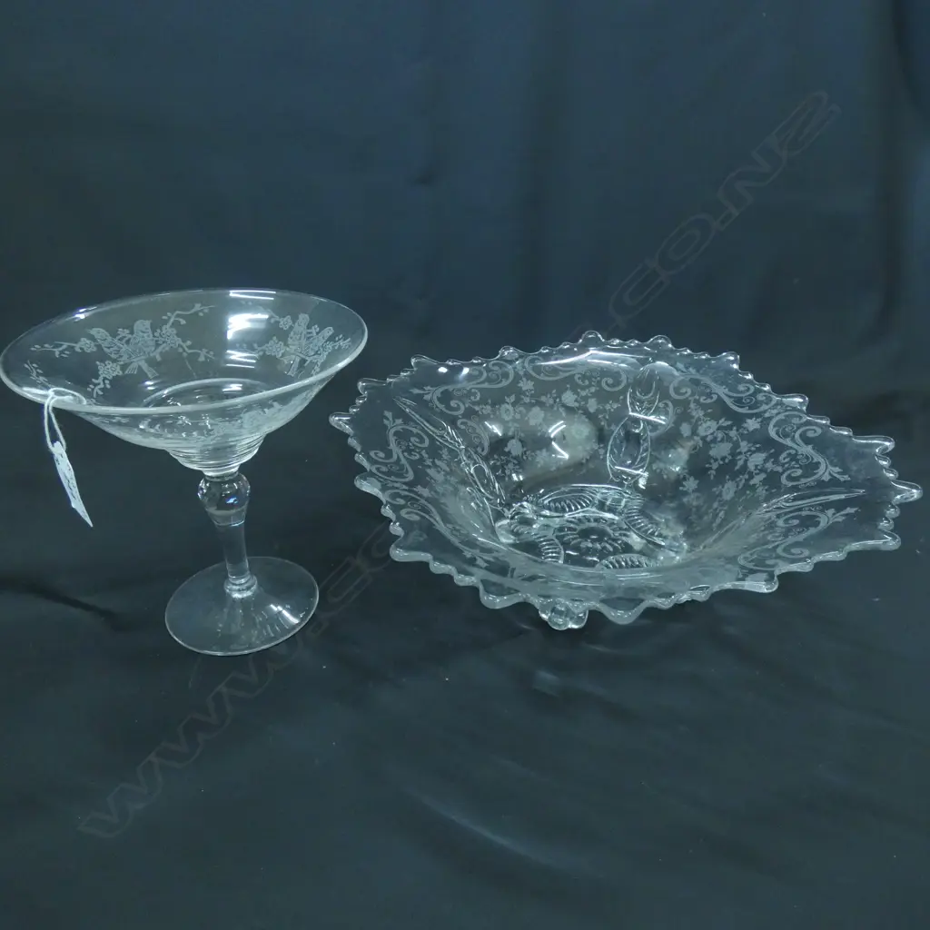 2 PCS GLASS; LG FOOTED BOWL DIA 295MM & COMPORT H. 175MM Image 1++