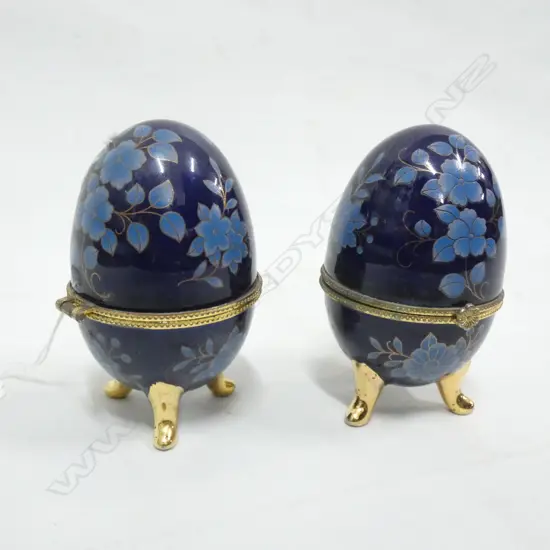 PR OF FAUX CLOISONNE LIDDED CHINA EGGS H 90 MM