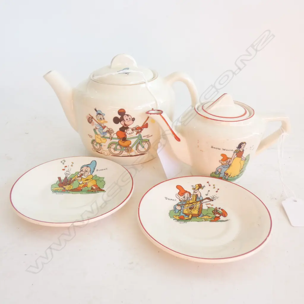 DISNEY WADE TEAPOT + WADEHEATH TEAPOT & 2 SAUCERS Image 1++