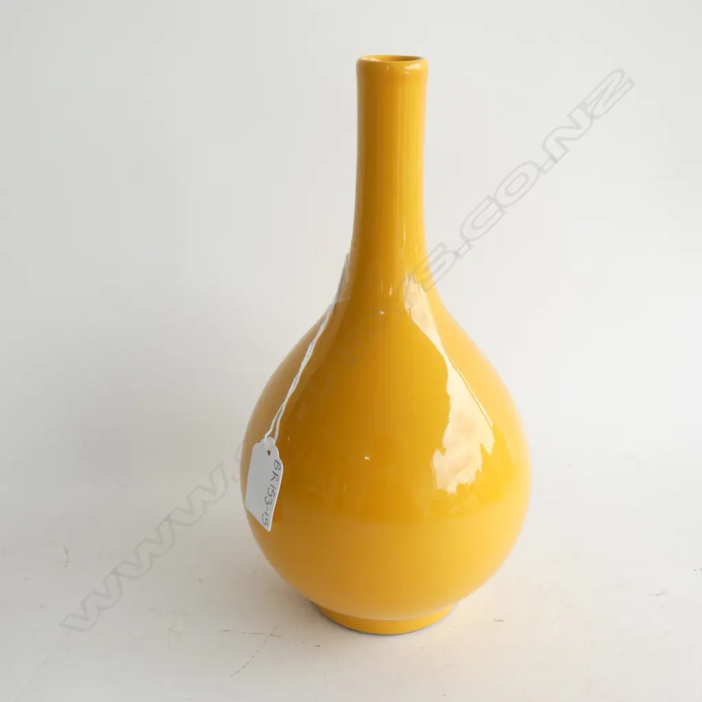 CHINESE YELLOW GLAZE VASE H. 240MM Image 1++