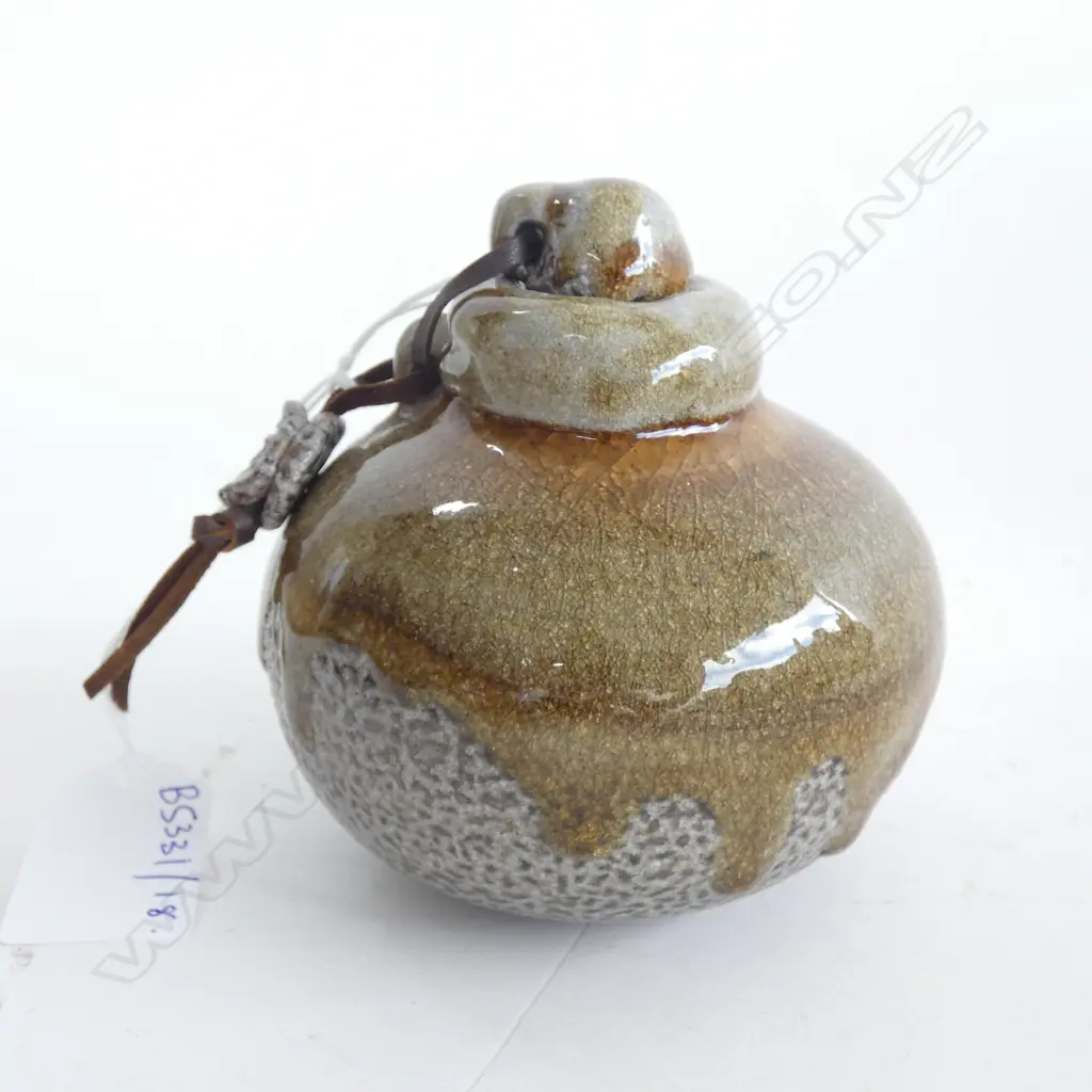 SALT GLAZED POISON BOTTLE STYLE OF CHESTER NEALIE 90mm dia Image 1++
