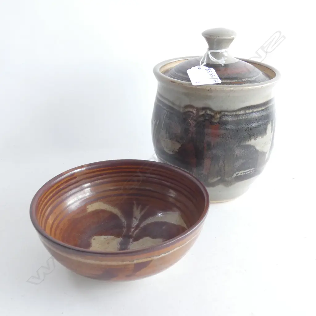 PETER STICHBURY (TYPE) LIDDED JAR H.160mm + BOWL Image 1++
