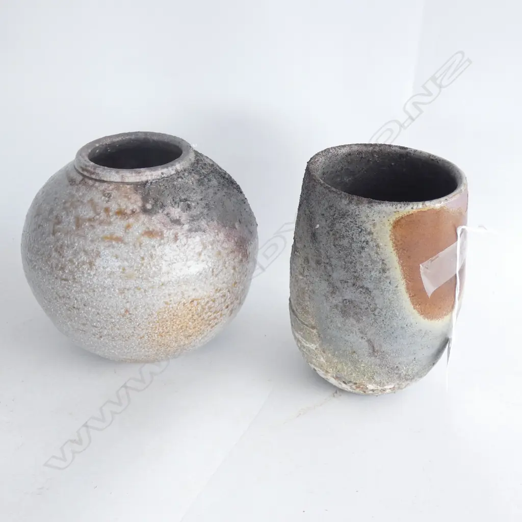 2 ANAGAMA GLAZED STUDIO POTTERY VASES; 1 AF H.170mm Image 1++