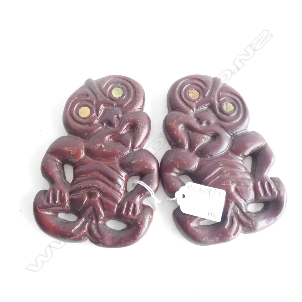 PR CARVED WOODEN MAORI TIKIS H.140mm Image 1++