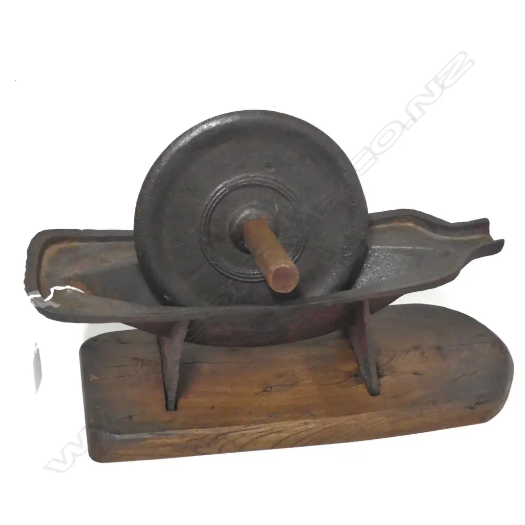 OLD JAPANESE IRON TRADITIONAL MEDICINE MILL. H210 W356 Image 1++