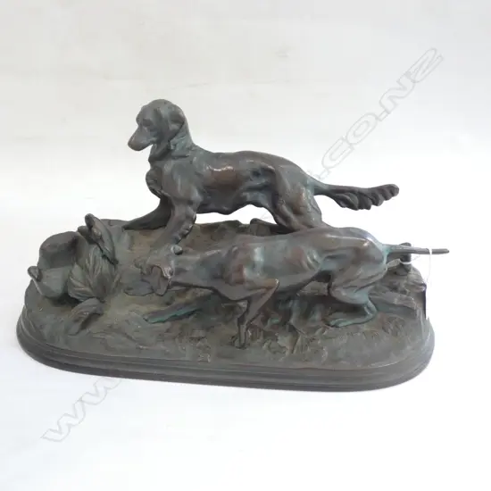 BRONZED IRON HUNTING SCENE PHEASANT AND A PAIR OF RETRIEVERS CCCP