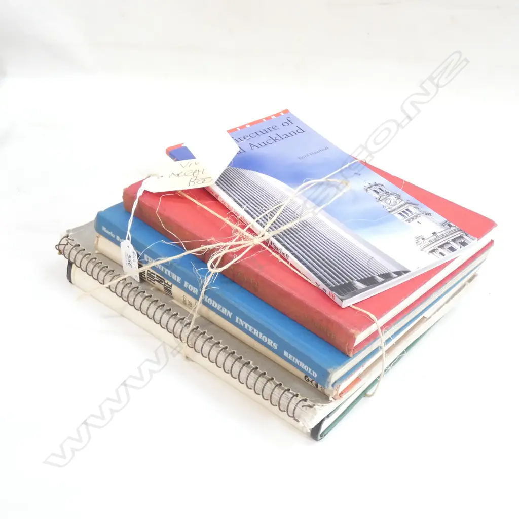 COLLECTION OF VINTAGE ARTCHITECTURE BOOKS Image 1++