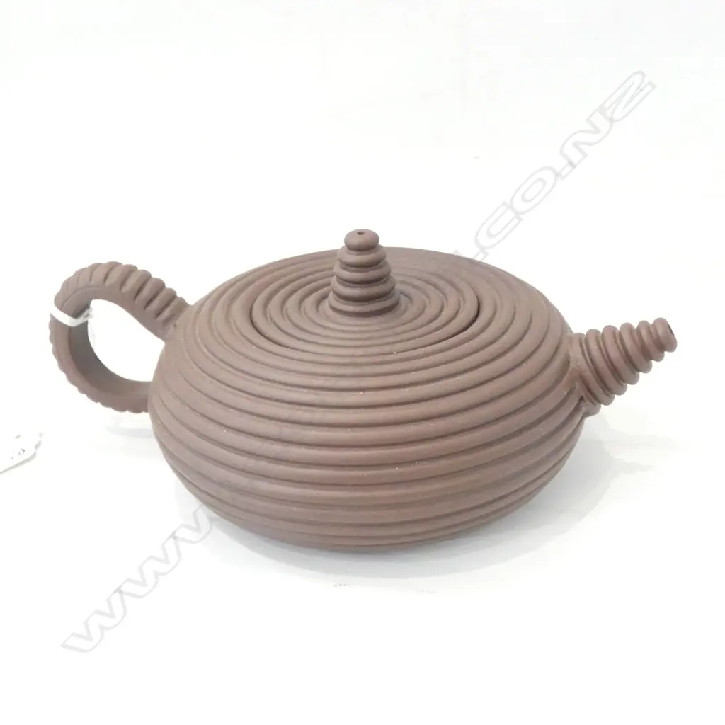 YIXING WARE TEAPOT 120mm dia Image 1++