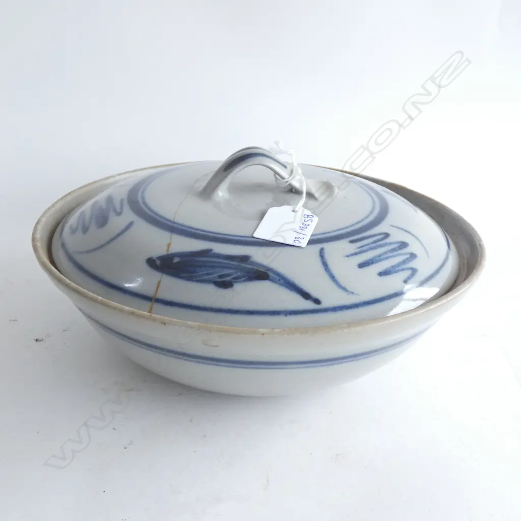 CROWAN POTTERY (HARRY & MAY DAVIS) LIDDED BOWL A/F 230mm dia  Image 1++
