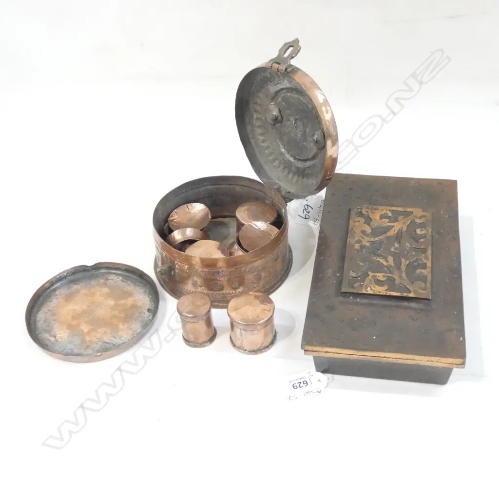 HEAVY COPPER TOBACCO CONTAINER (220 X 120MMM)& COPPER HINGED LIDDED BOX(DIA125MM) OF SM CUPS Image 1++