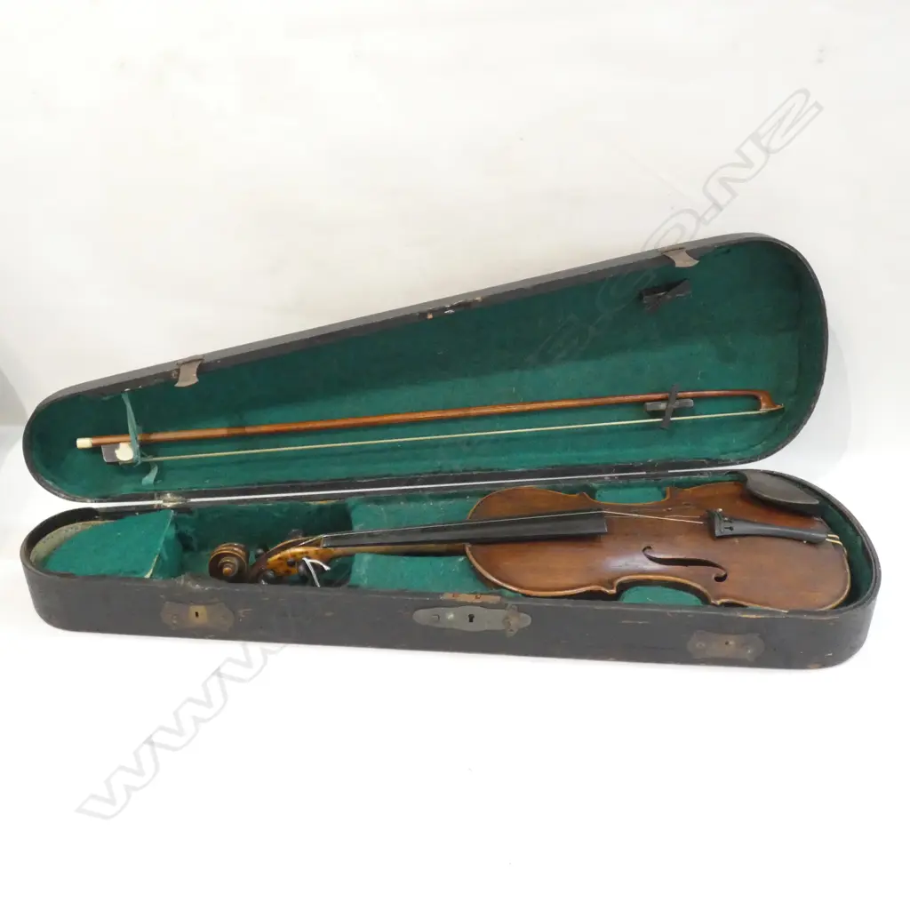 ANTIQUE VIOLIN IN CASE Image 1++