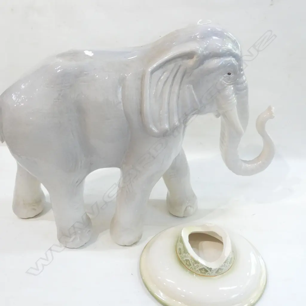 LG CERAMIC ELEPHANT WITH SEAT L600MM a/f Image 1++