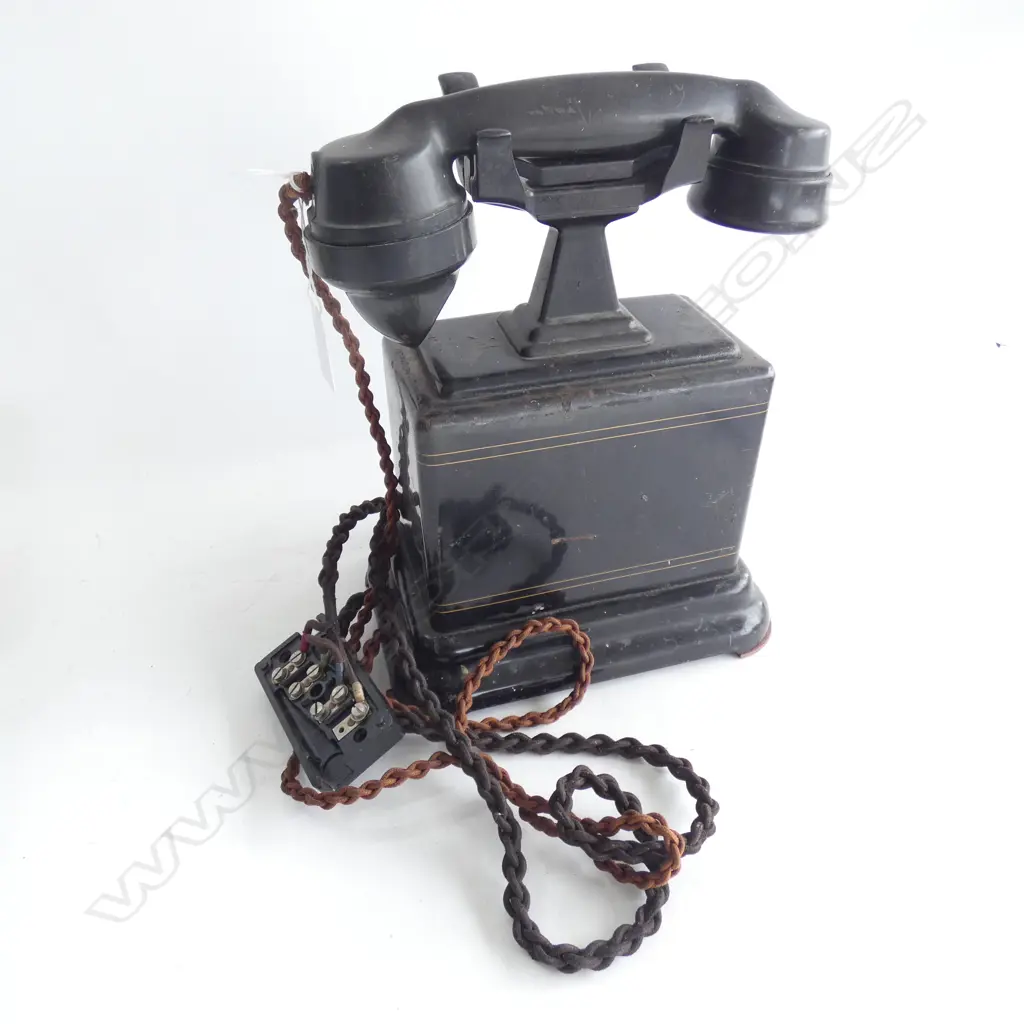 OLD BLACK TELEPHONE H.290mm Image 1++
