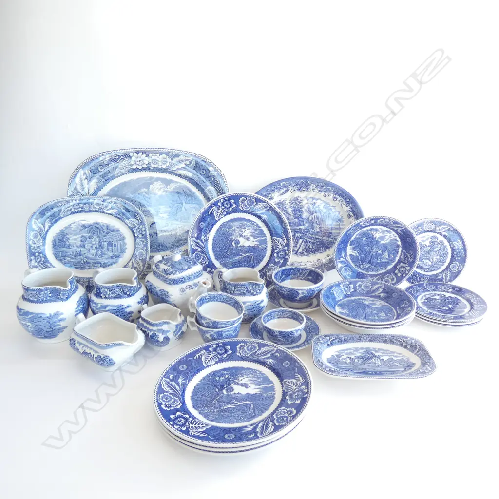 14 PCES B/W WOOD & SONS DINNERWARE  Image 1++
