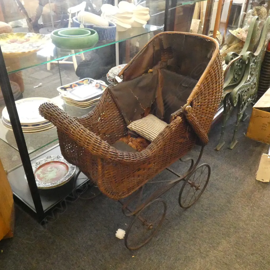 VICTORIAN WICKER PRAM - IN NEED OF TLC L 710MM Image 1++