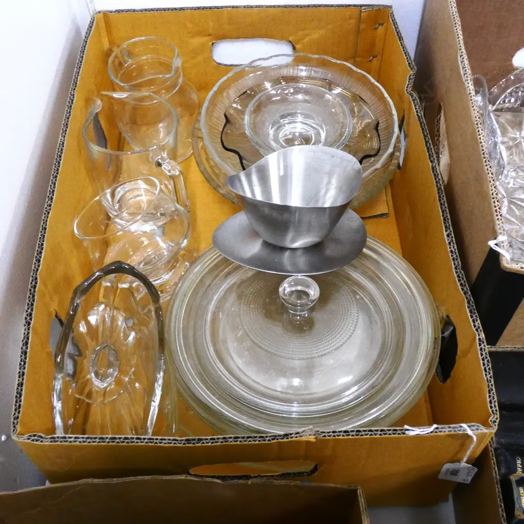 BOX LOT GLASS BOWLS / PLATES ETC.. Image 1++