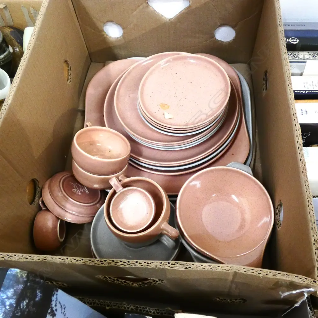BOX LOT DINNERSET; RUSSEL WRIGHT FOR STEUBENVILLE 'AMERICAN MODERN'  Image 1++