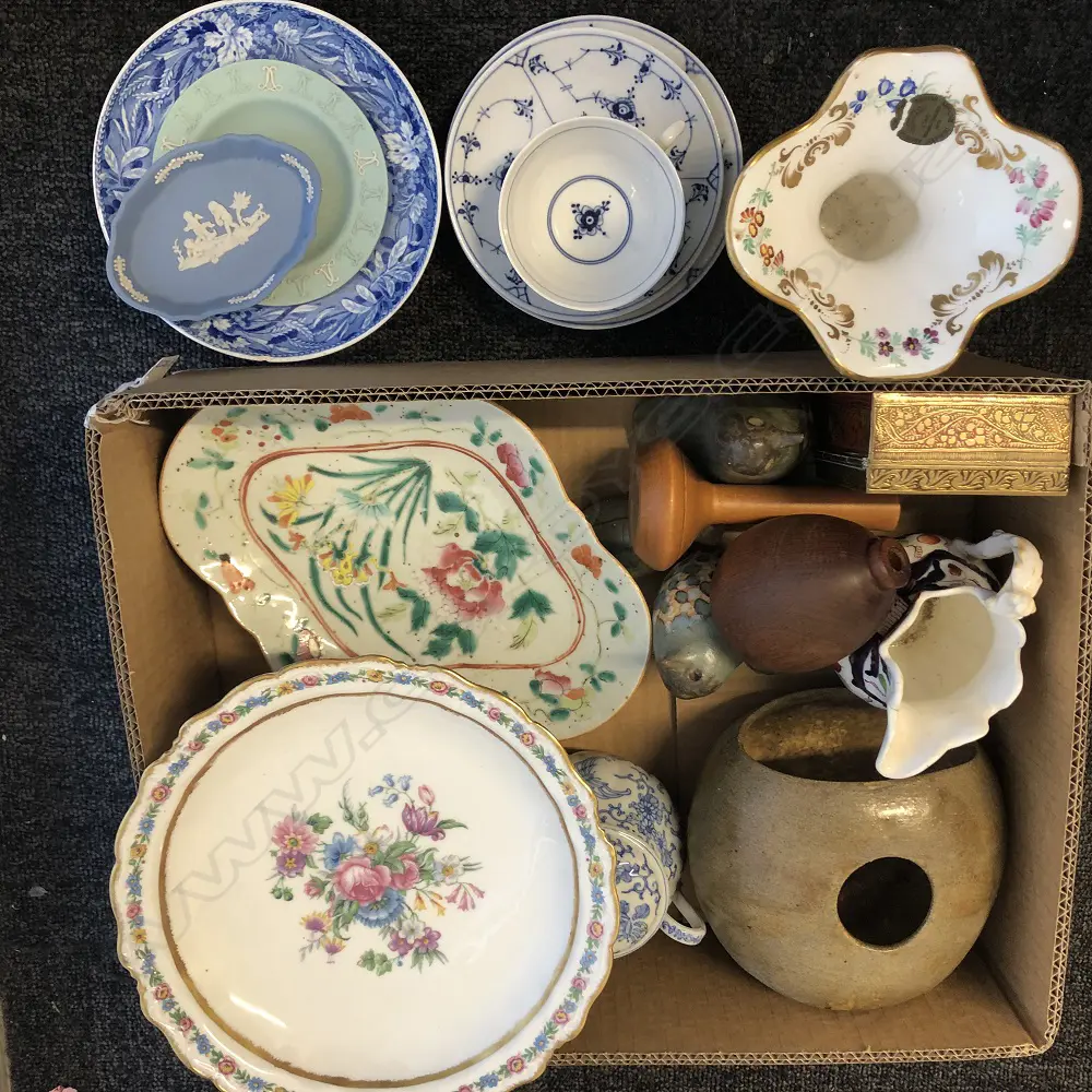 BOX ASST FINE CHINA POTTERY STONE & WOOD PCES. Image 1++