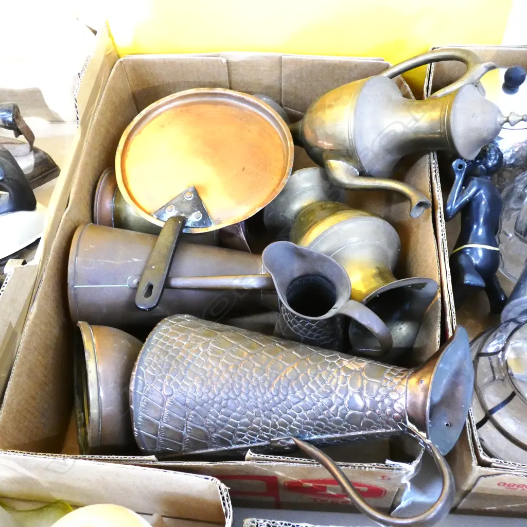 BOX OLD COPPER & BRASS JUGS Image 1++