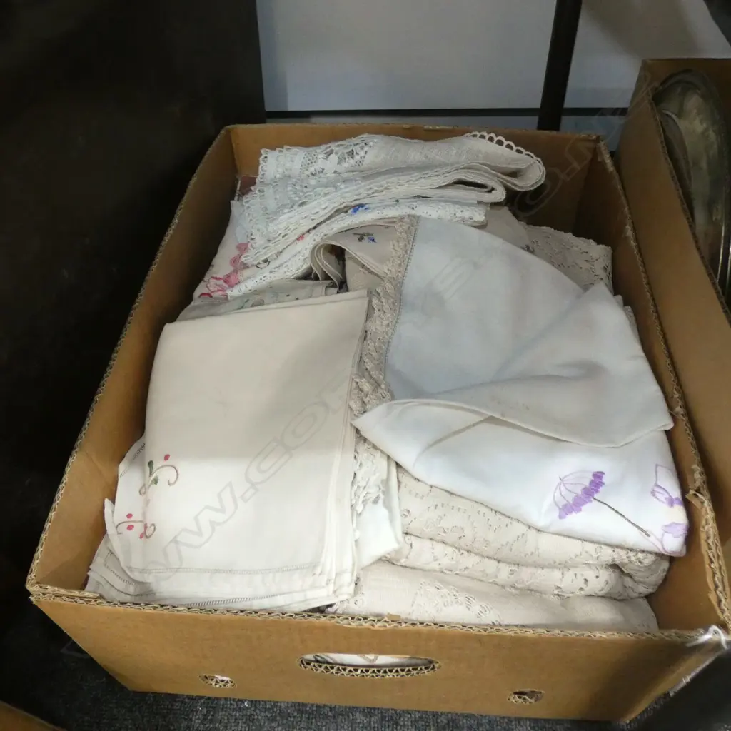 LG BOX LOT ASST LINEN INCL SEVERAL UNWRAPPED SCOTTISH LACE PCS Image 1++