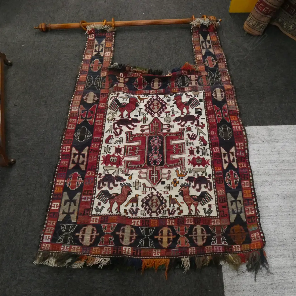 LG KELIM RUG WALL HANGING - WOODEN RAIL L 1400 W 1200MM Image 1++