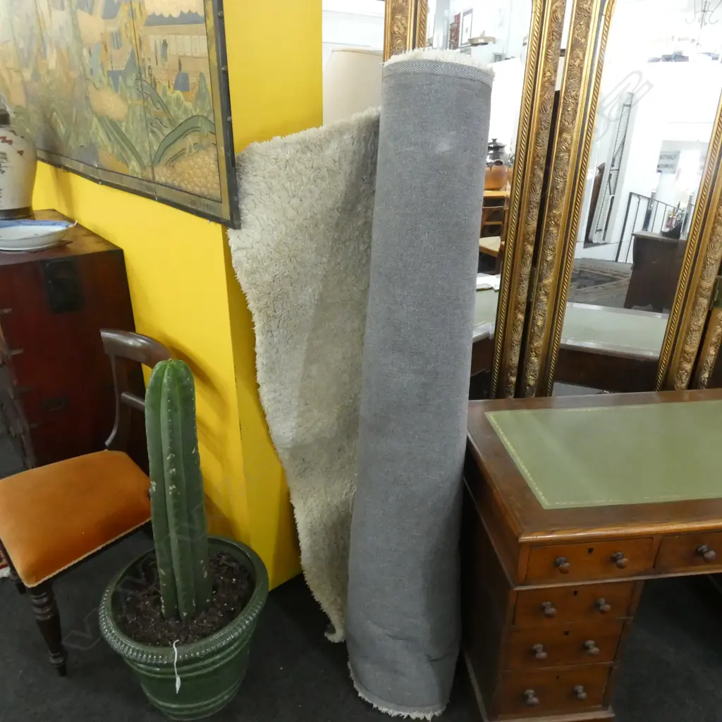 LARGE LONG PILE CONTEMPARY RUG W 1640 MM Image 1++