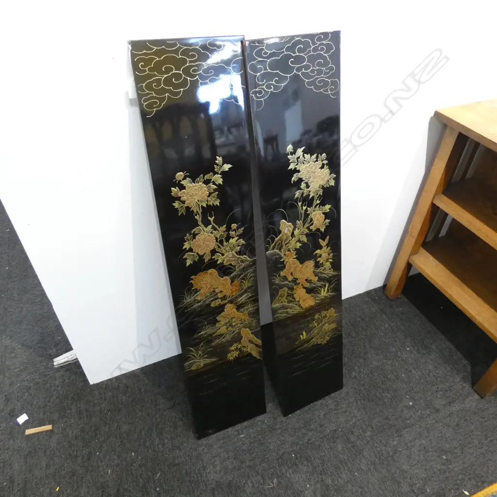 PAIR OF MAKI-E GILT PAINTED PANELS DEPICTING.... Image 1++