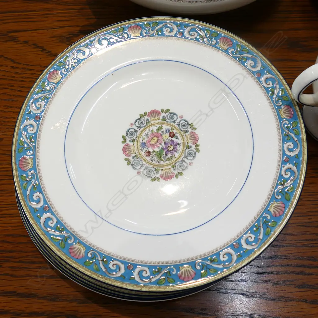 WEDGWOOD 'RUNNYMEDE' LG PART DINNER SERVICE,  APPROX 82PC Image 1++