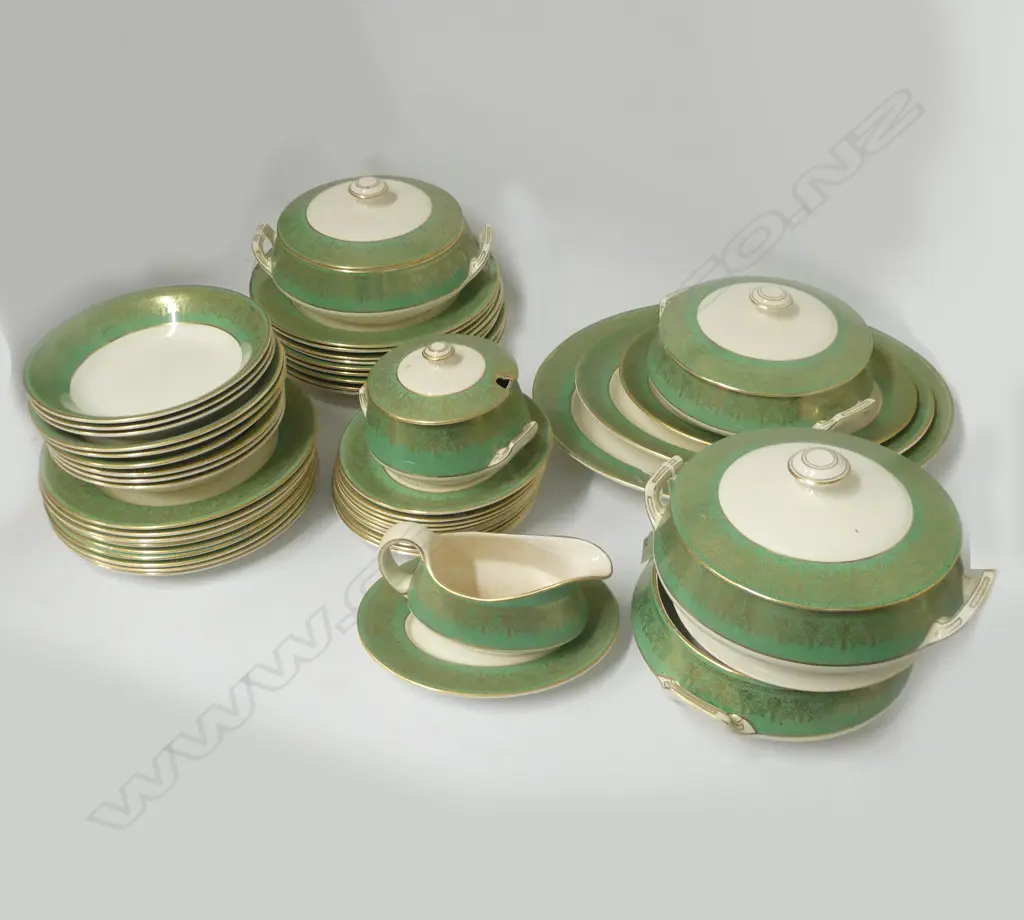VINTAGE CRESCENT & SONS GREEN & GOLD DINNER SERVICE 30PCS Image 1++
