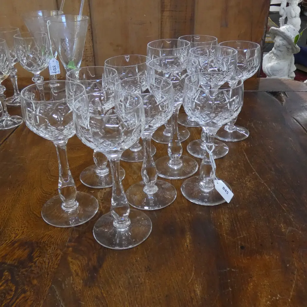 11 STUART CRYSTAL WINE GLASSES - 2 SLIGHTLY DIFFERENT HEIGHTS - TALLEST H. 172MM Image 1++