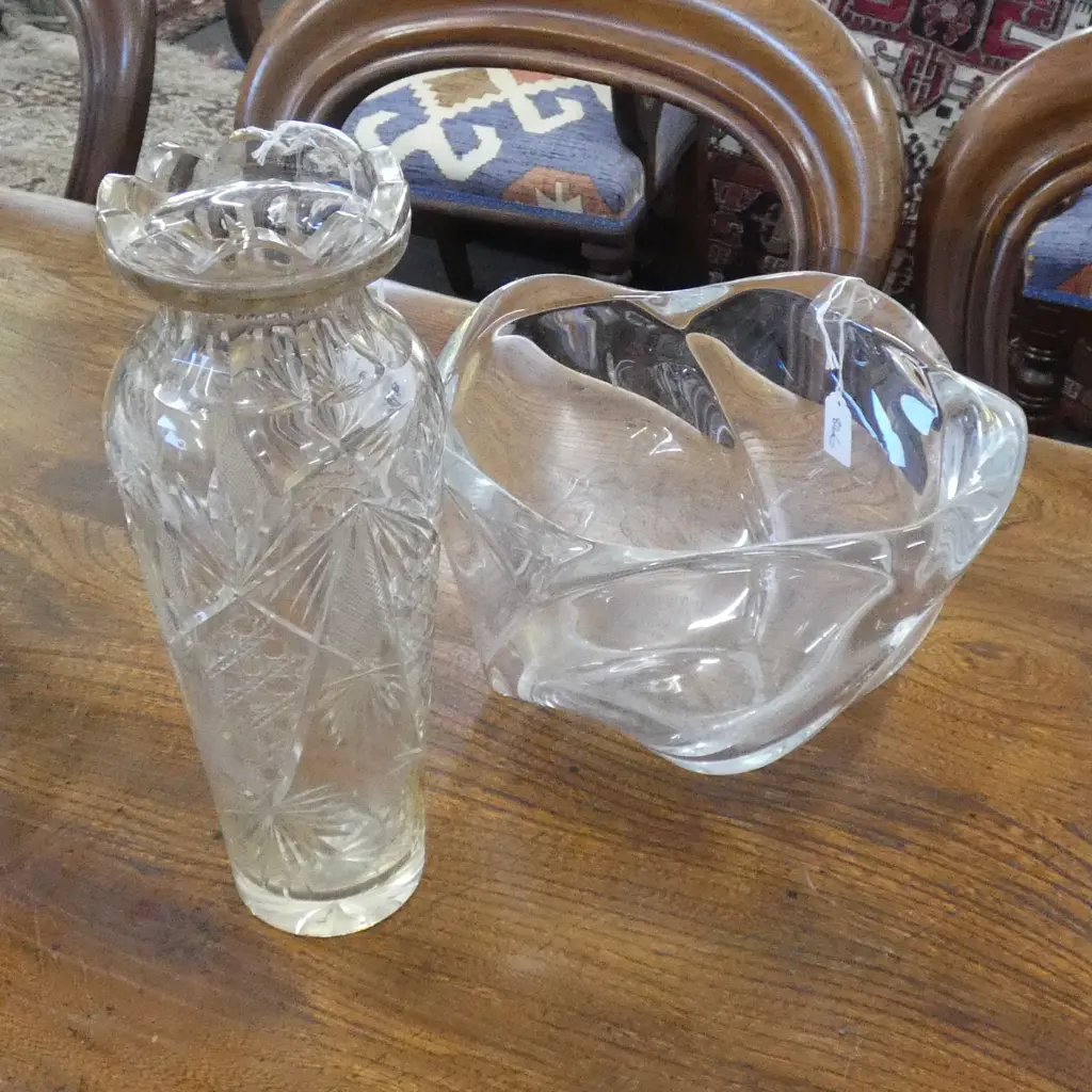 HEAVY GLASS BOWL (DIA 240MM) & TALL CUT GLASS CZECH STYLE VASE H. 280MM Image 1++