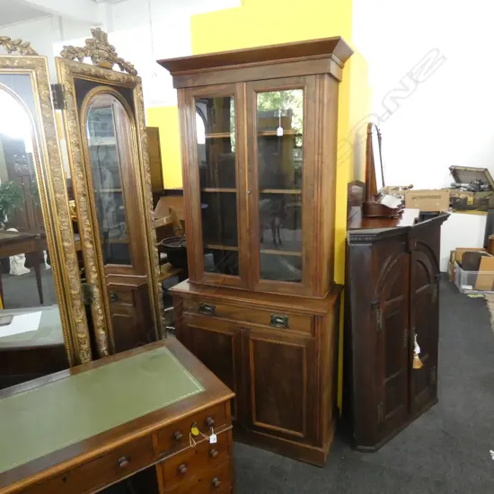 MAHOGANY DRESSER...