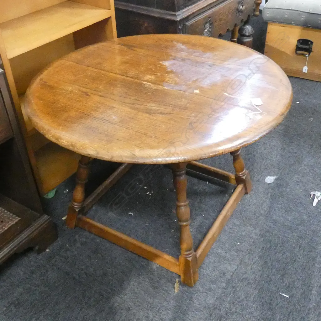 OAK COFFEE TABLE - SOME HEAT DAMAGE DIA 760MM Image 1++