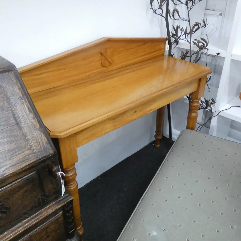 KAURI HALL TABLE W.1070mm D.400mm H.980mm Image 1++